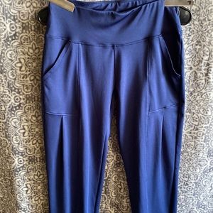 2 pairs athletic joggers
